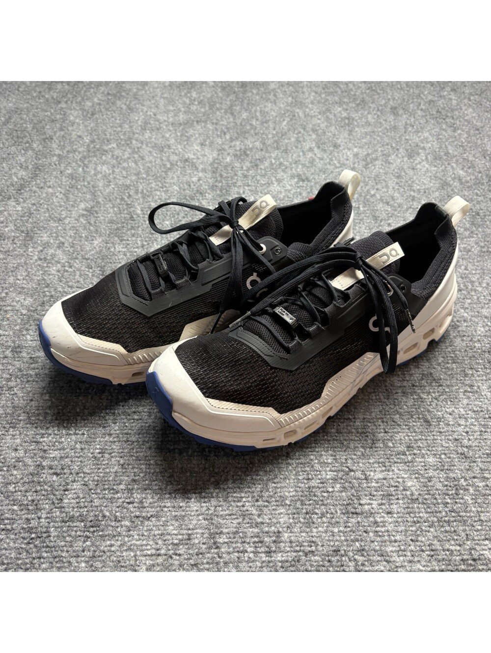 Men’s On Clouds Size M12 Black With Blue Accents